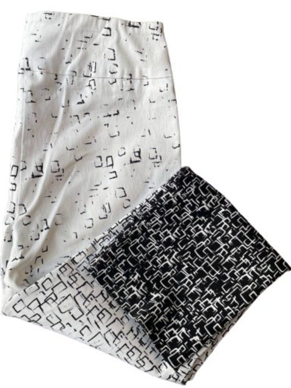 Lisette White Stretch Geometric Pattern Capri Pants